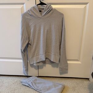 Zobha Cream Ribbed Hoodie